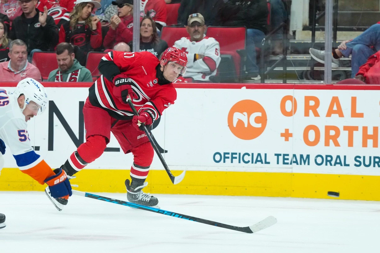 Golden Knights vs Hurricanes Game 5 prediction